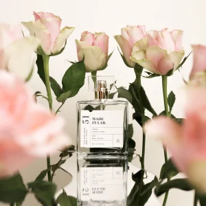 Najlepsze perfumy różane 2026 – co wyróżnia topowe zapachy?