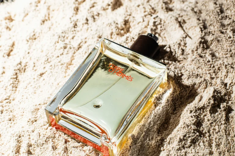 perfumy z nutą drzewną – recenzje i porównania: przegląd najważniejszych modeli