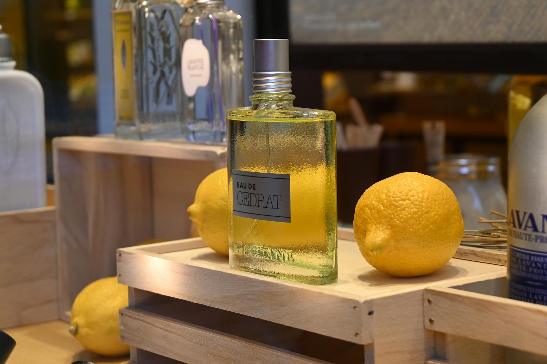 perfumy Lattafa na lato - letnia cytrusowa kompozycja